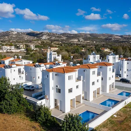 Gorgeous Villa With Private Pool In The Sunsets Outside Paphos Just For You فيلة